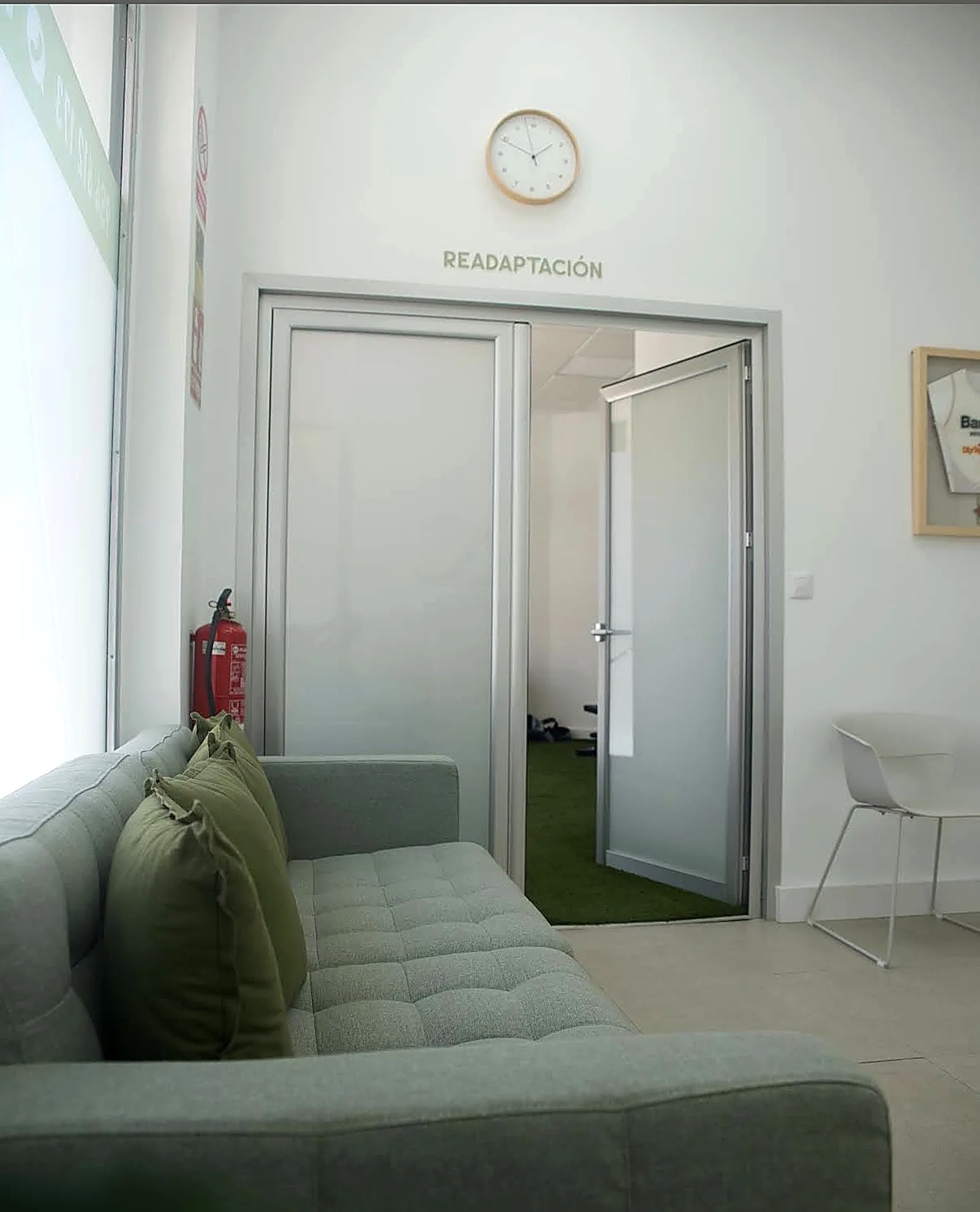 Entrada a la sala de Readaptación Funcional